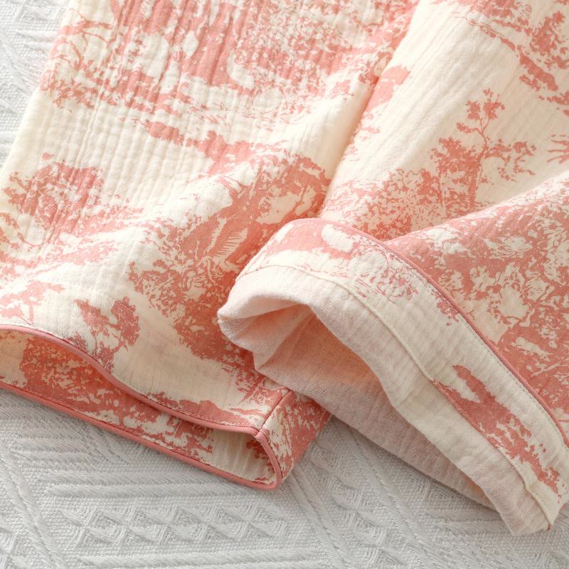 Detalje af kimono-krave og bindebånd på pyjamas sæt