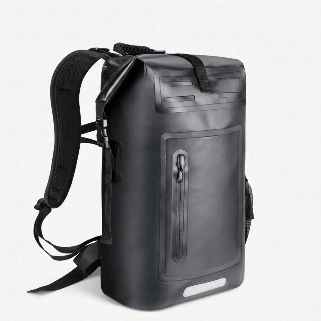 Nærbillede af rolltop-lukning og spænde på vandtæt rygsæk