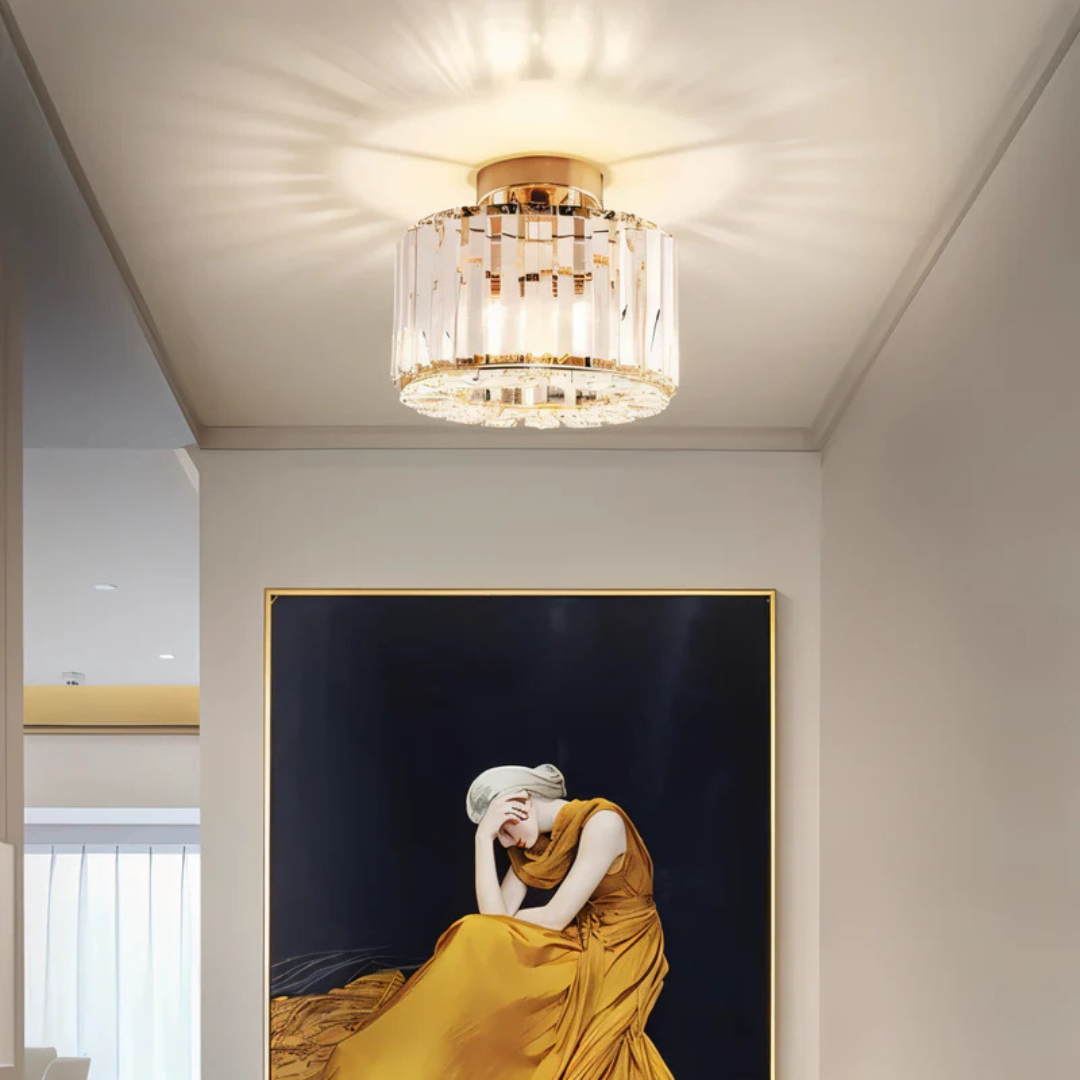 Loftlampe med krystalglas set fra siden