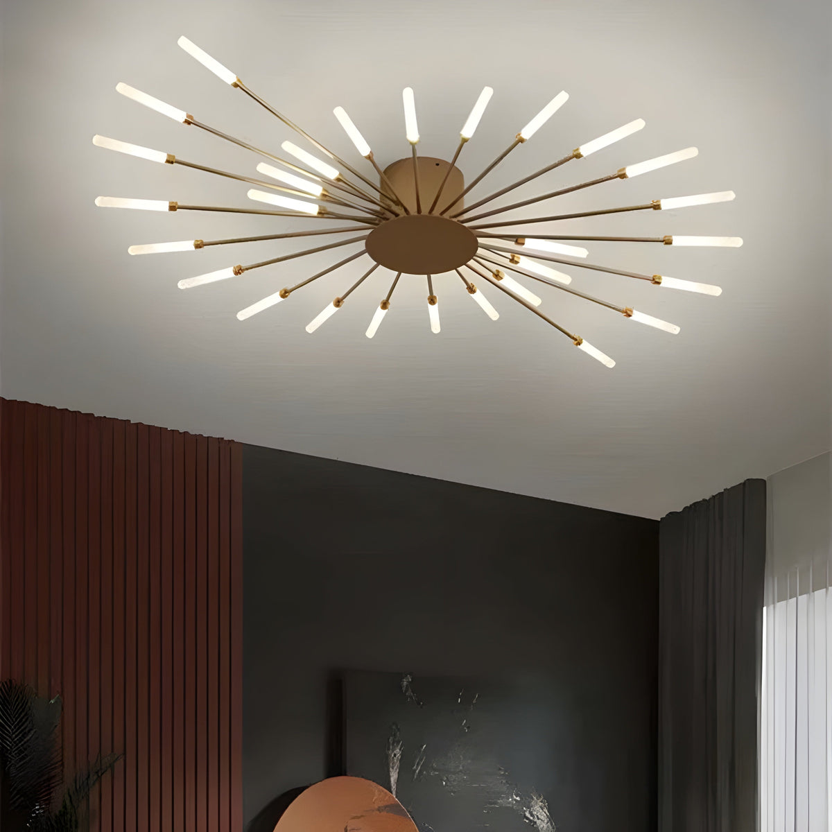 LED-loftlampe i guld med 28 diffuse pærer i neutral lysfarve