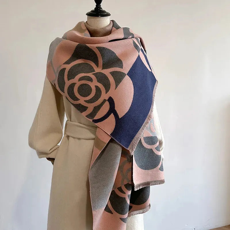 Dobbeltsidet kashmirtørklæde med blomstermønster i pink, 185x65 cm