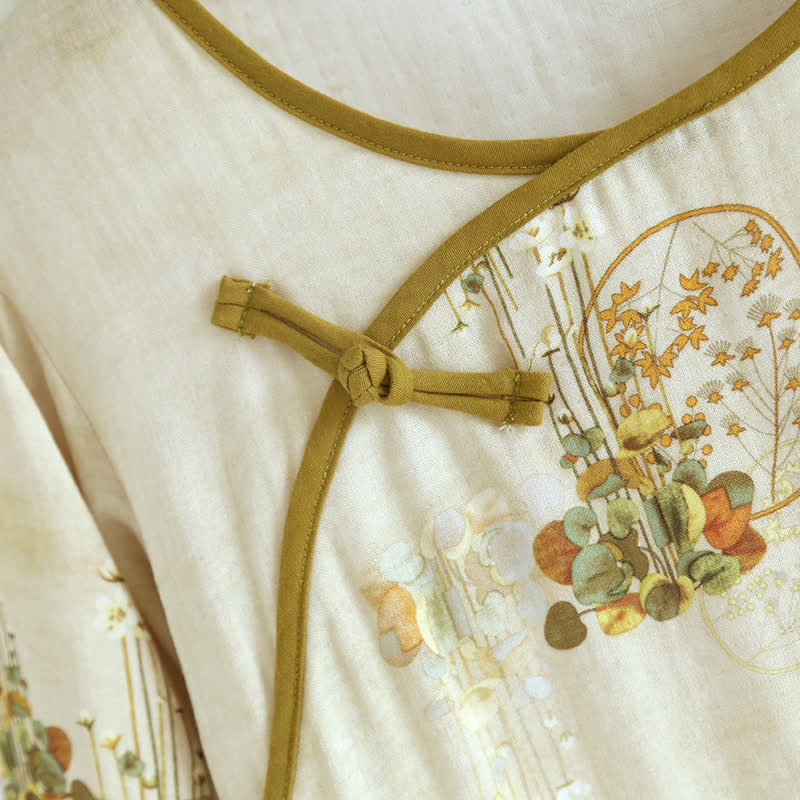 Detalje af krydsfrontdesign med knaplukning på bambus pyjamas