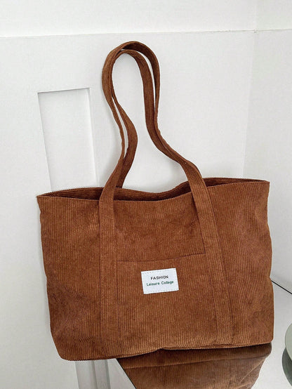 Corduroy tote bag i flere farver opstillet sammen