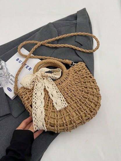 Sommertaske vist åben med rummelig indvendig plads