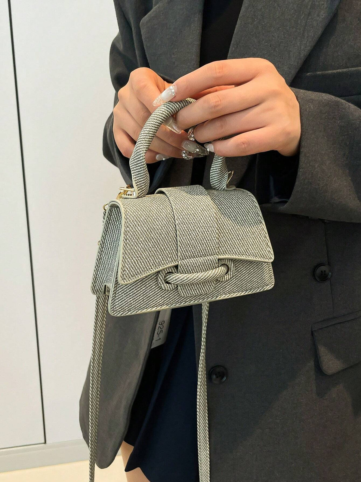 Mini håndtaske dame med lynlåslukning – kaffebrun