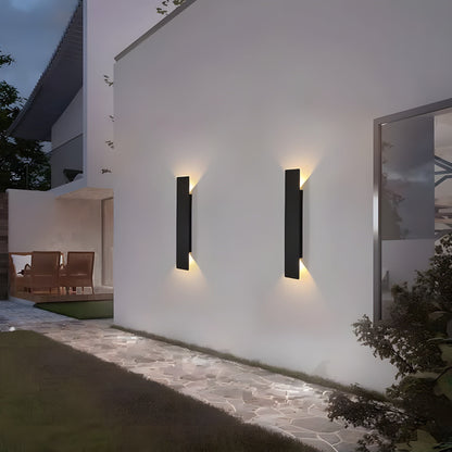 Elegant Weather-Resistant LED Wall Light for Outdoor Spaces - Lioren