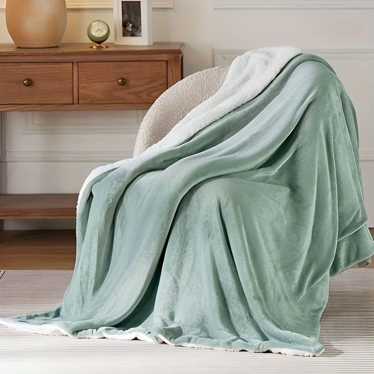 PlushWarm Tæppe – Blødt Fleecetæppe til Vinteren
