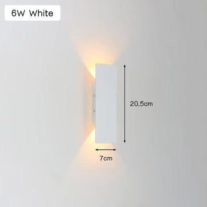 Elegant Weather-Resistant LED Wall Light for Outdoor Spaces - Lioren