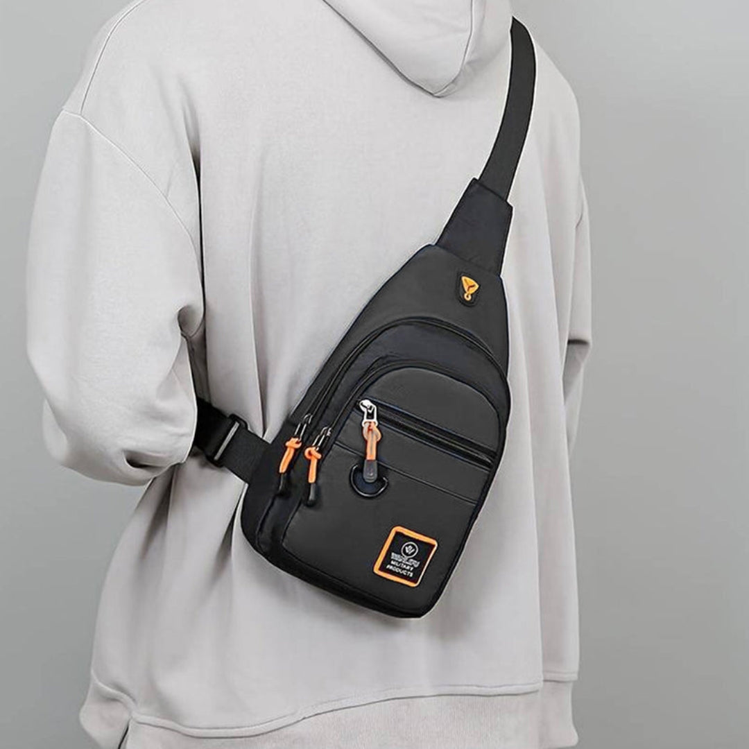 Crossbody taske herre – nærbillede af lynlåse og rum