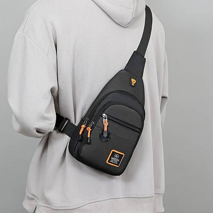 Crossbody taske herre – nærbillede af lynlåse og rum