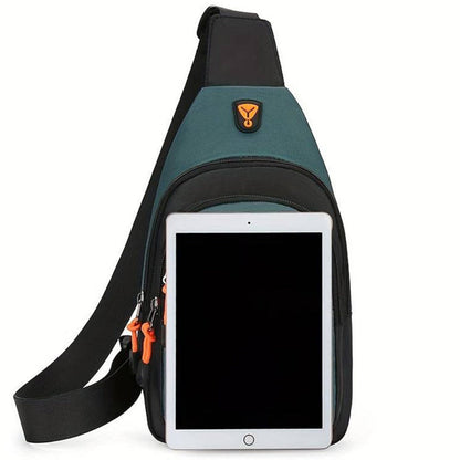Skuldertaske båret som crossbody på model