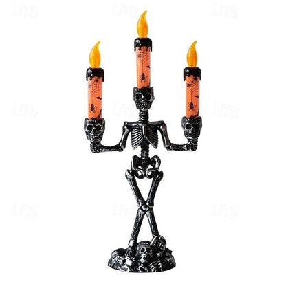Nærbillede af skelet-skulptur med detaljerede knogledetaljer og LED-lys