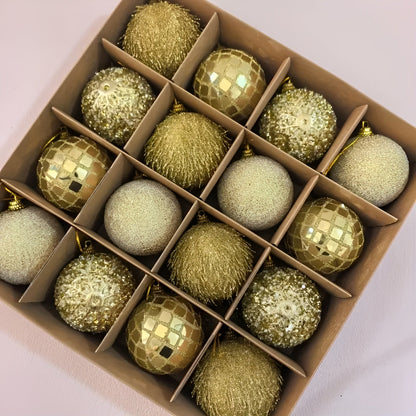 Julekuglesæt (16 stk., Ø 6 cm) – Farverige Julekugler | Perfekt Pynt til Juletræ, Stue og Have