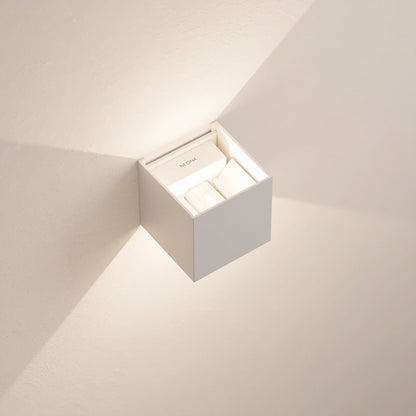 LED væglampe i aluminium – let og robust konstruktion