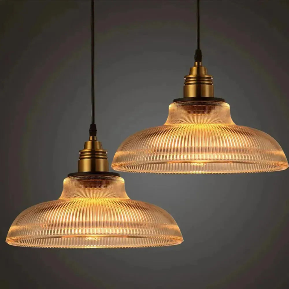 Nordisk vintage glaspendellampe i ravfarve med varmt hvidt lys