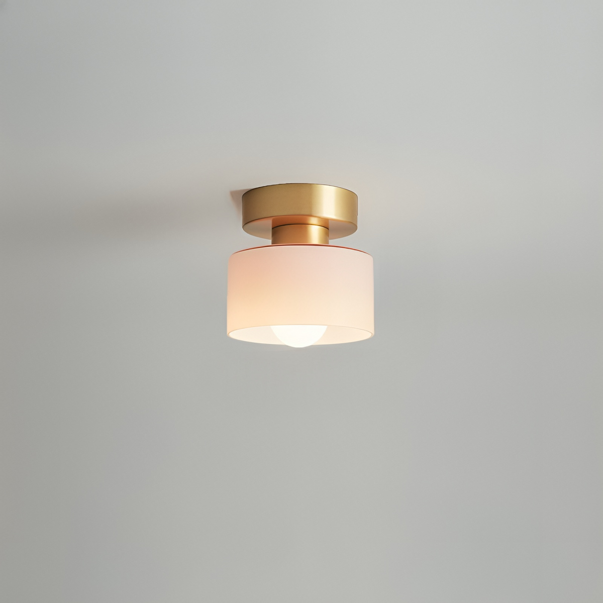 Bauhaus loftspot i guld og grøn farvevariant – produktfoto