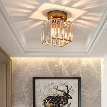 Krystal loftlampe i rund design i guld