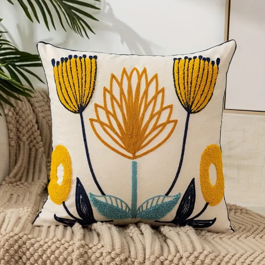 Broderet pudebetræk 45x45 cm til sofa og lænestol – nærbillede af broderi