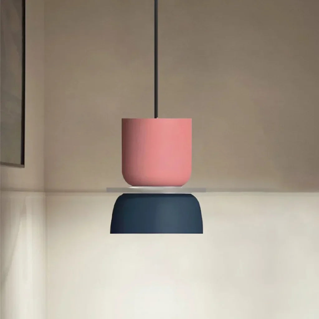 Loftlampe med farveaccenter – produktfoto vinkel 3