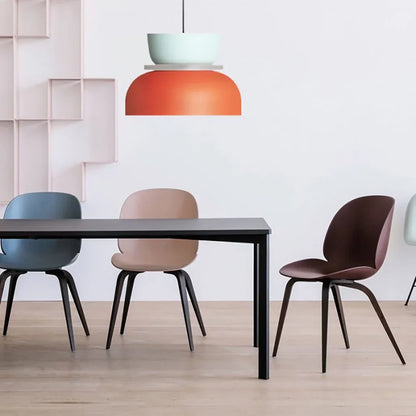 Loftlampe med farveaccent – detaljebillede af ophæng