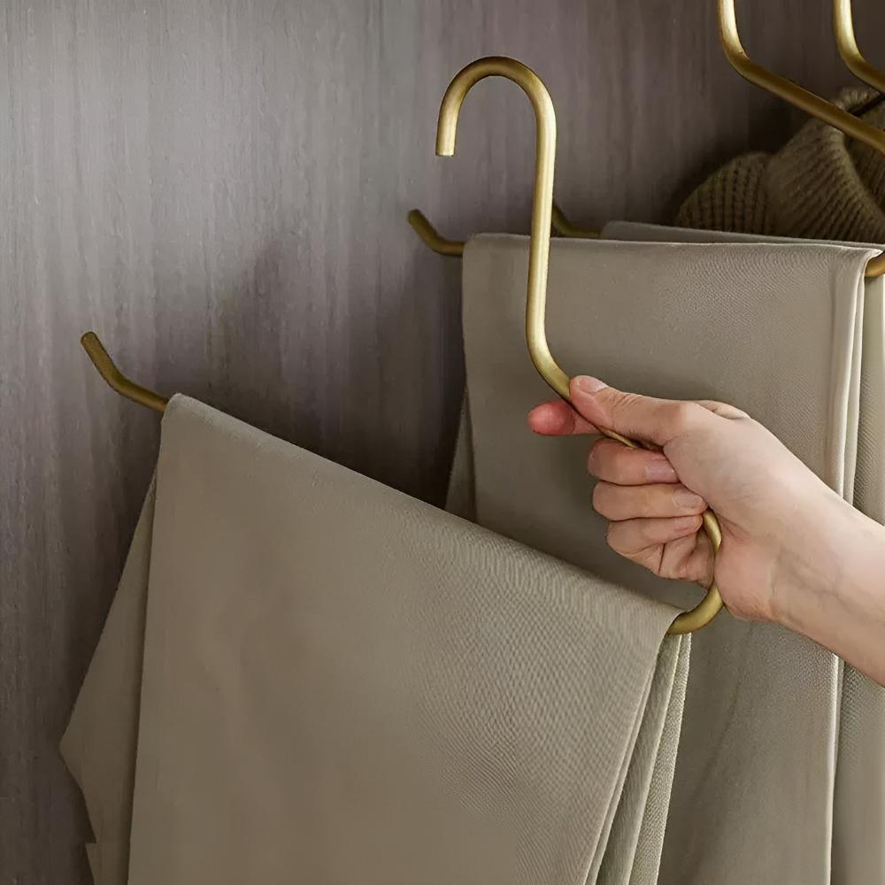 Metal Bøjler – Holdbare og Pladsbesparende Tøjorganiseringsløsninger til Garderobe, Anti-Slip Design, 5 Stk. 4