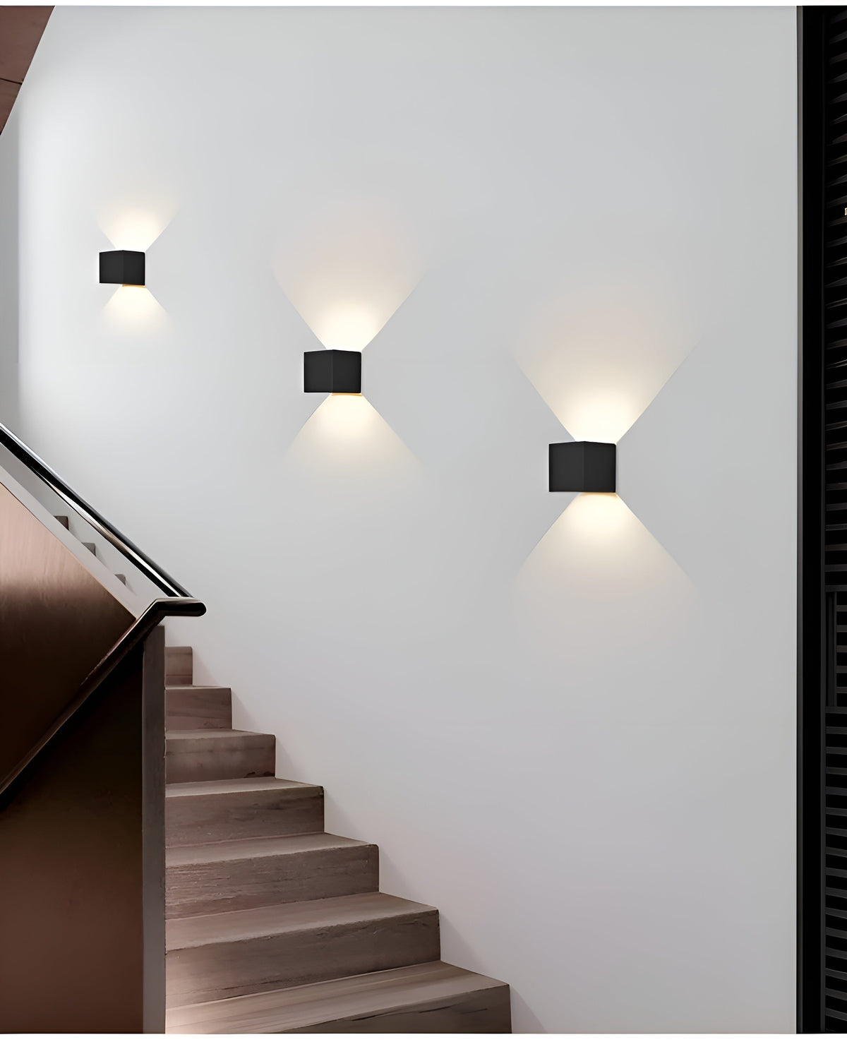 Elegant Rechargeable Wall Lamp with Motion Sensor**Product Title:**  Lysfjord: Elegant Motion Sensor Wall Lamp for Modern Spaces - Lioren