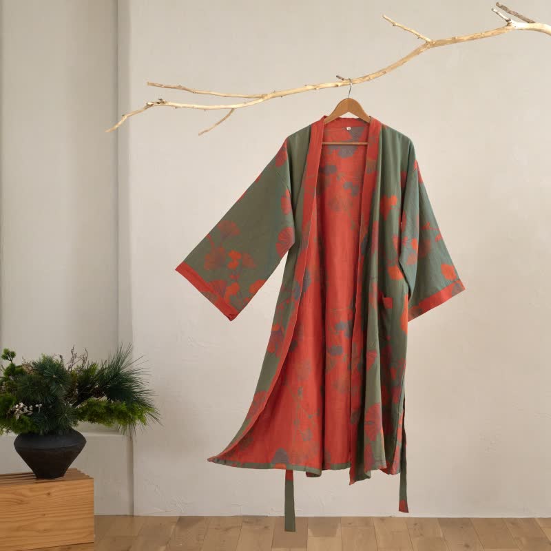 Kimono badekåbe – nærbillede af ærme og print