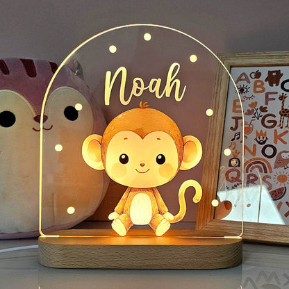 Natlampe med bjørnemotiv og navn – perfekt babygave