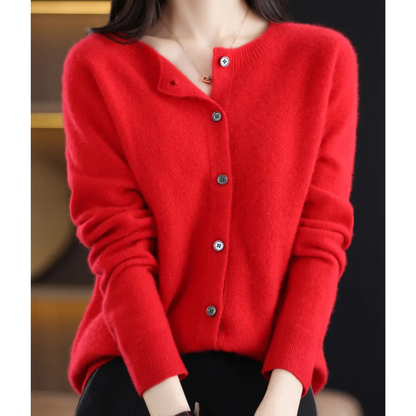 Strikket pullover til damer med rund hals – detalje af strikstruktur