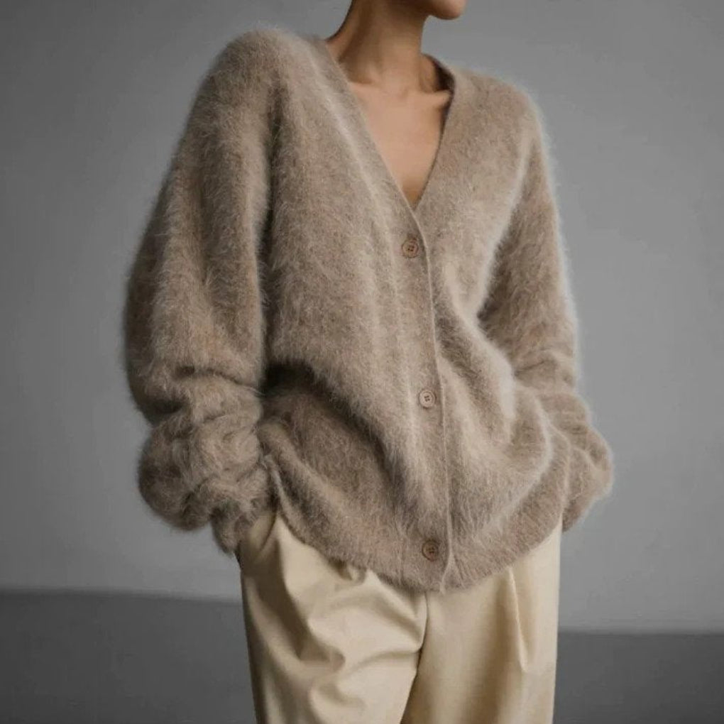 Cashmere cardigan i klassisk snit – forside