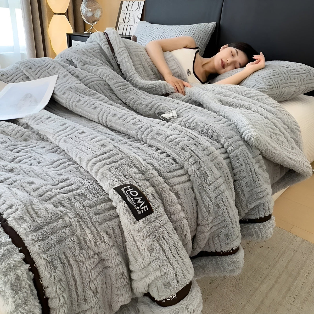 Luftigt Fleecetæppe – Blødt og Åndbart | Varmt Plaid til Sofa og Seng