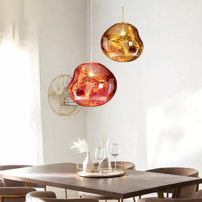 Nærbillede af poleret overflade på organisk designlampe
