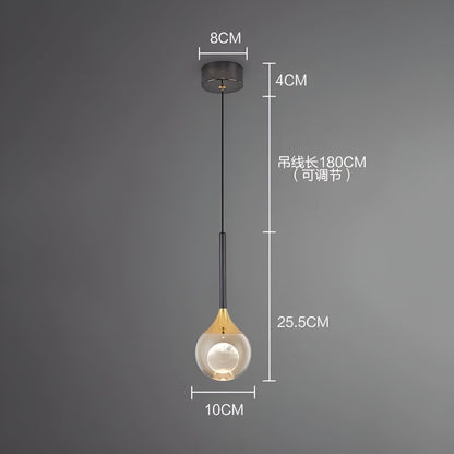 Pendel loftlampe med varmt lys monteret i loftet