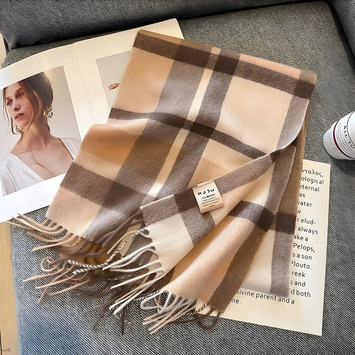 Cashmere-sjal i ternet mønster set bagfra