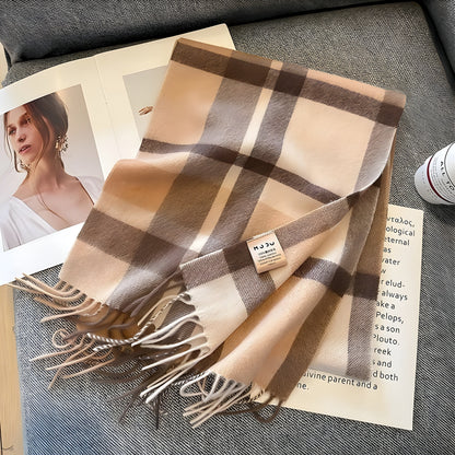 Cashmere-sjal i ternet mønster set bagfra